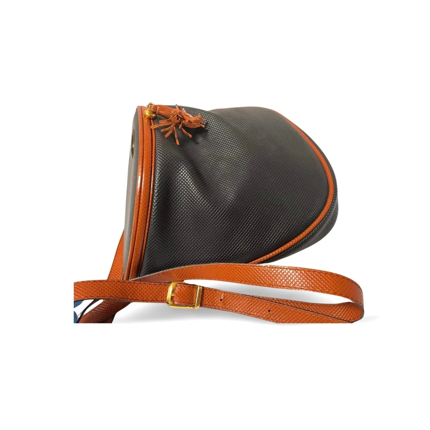 Vintage Bottega Veneta fisherman style black and brown shoulder bag with fringe at front. Popular design bag from the old era. 060723ac2